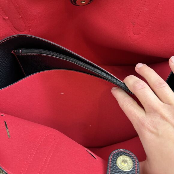 Tutilo New York 2 Piece Tote & Wristlet Purse Black Faux Leather Red Cutwork - Picture 10 of 13